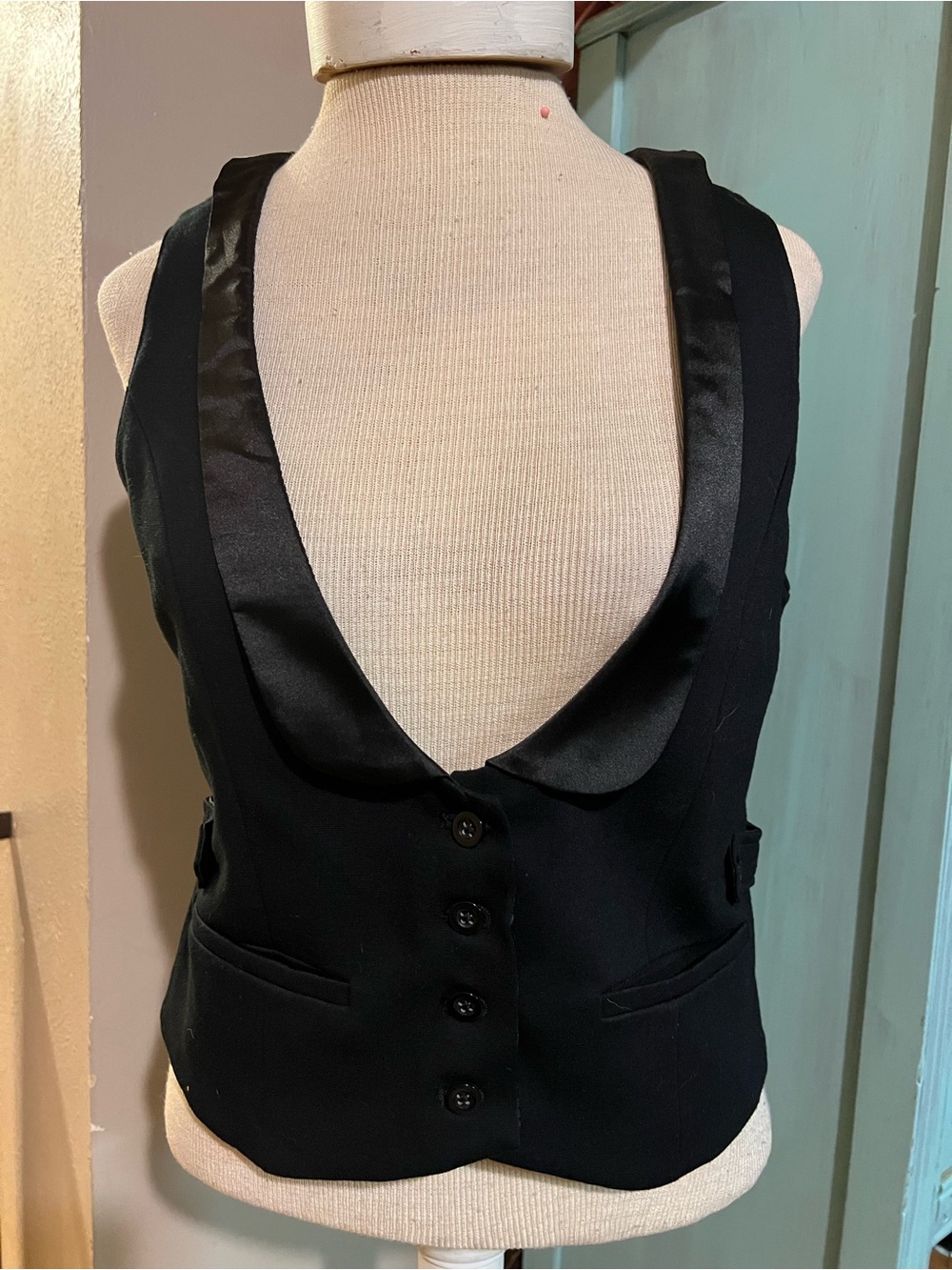 VTG NWOT Y2K Gap Tuxedo Halter Vest Black Satin Shawl Collar Office Siren Medium